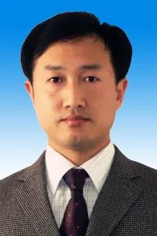 胡伟1副本.jpg